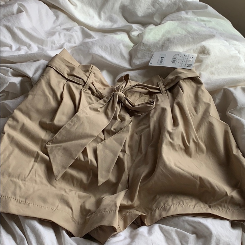 Zara khaki shorts in size M
